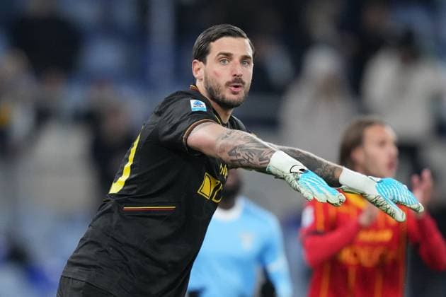 Lecce™s goalkeeper Wladimiro Falcone during the Serie A EniLive soccer match between Lazio and Lecce at the Rome s Olympic stadium, Italy - Sunday November 23, 2025 - Soccer ( Photo by Alfredo Falcone LaPresse )  Copyright: xAlfredoxFalcone LaPressex