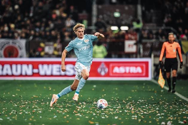 Soccer Men Season 2025 2026 Soccer Bundesliga 11 Matchday FC St Pauli vs 1 FC Union Berlin 23 11 2025 Tom Rothe 15, 1 FC Union Berlin Hamburg Millerntor Stadion Hamburg Germany