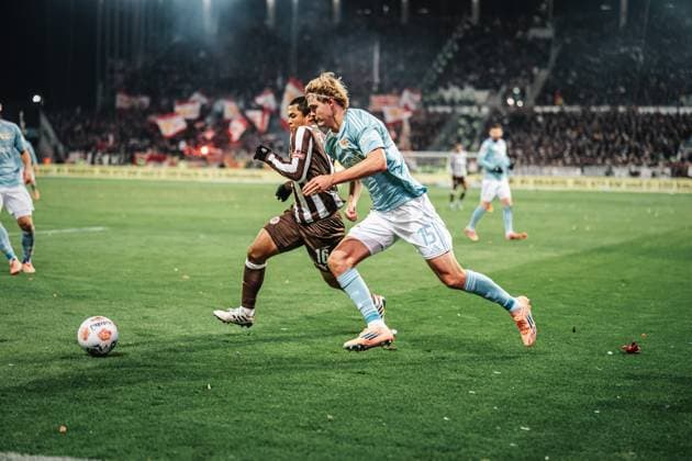 Soccer Men Season 2025 2026 Soccer Bundesliga 11 Matchday FC St Pauli vs 1 FC Union Berlin 23 11 2025 v l Joel Chima Fujita 16, FC St Pauli vs Tom Rothe 15, 1 FC Union Berlin Hamburg Millerntor Stadion Hamburg Germany