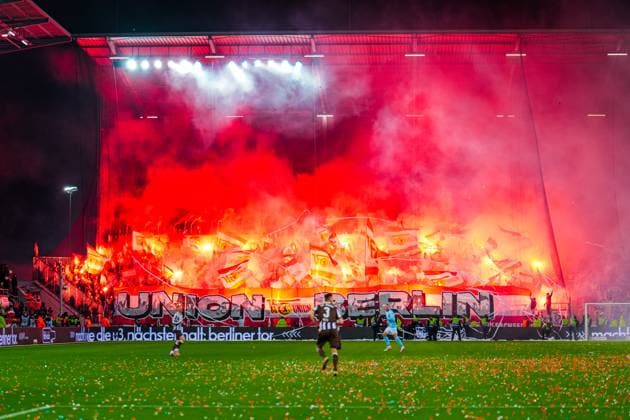Germany Soccer Bundesliga 2025 26, 12 Matchday FC St Pauli vs Union Berlin Millerntor Stadion Hamburg Pyrotechnics, Union Block Copyright: xStefanxTrochax