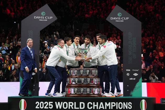 The players of Italy celebrate after winning the Davis Cup Finals 2025 at Bologna Fiere, Bologna, Italy - November 23, 2025. - Tennis.  Copyright: xMassimoxPaolone LaPressex
