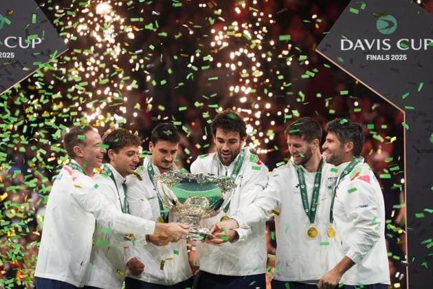 The players of Italy celebrate after winning the Davis Cup Finals 2025 at Bologna Fiere, Bologna, Italy - November 23, 2025. - Tennis.  Copyright: xMassimoxPaolone LaPressex