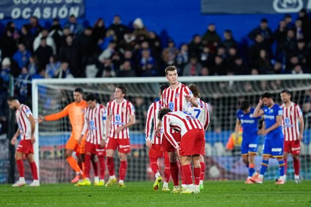 November 23, 2025, Getafe, Madrid, Spain: Alexander Sorloth of Atletico de Madrid celebrates the victory during the Spanish League, LaLiga EA Sports, football match played between Getafe CF and Atletico de Madrid at Coliseum de Getafe stadium on November 23, 2025, in Getafe, Spain. Getafe Spain - ZUMAa181 20251123_zaa_a181_266 Copyright: xDennisxAgyemanx