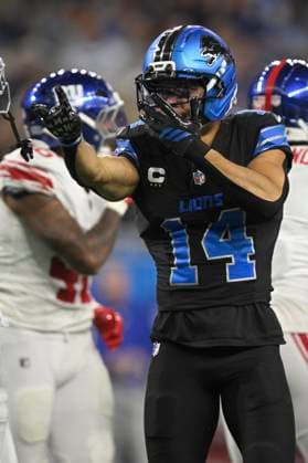 DETROIT, MI - NOVEMBER 23: Detroit Lions Wide Receiver Amon-Ra St. Brown (14) celebrates after a long first down play during the game between New York Giants and Detroit Lions on November 23, 2025 at Ford Field in Detroit, MI ( CSM) Detroit United States - ZUMAc04_ 20251123_zma_c04_079 Copyright: xAllanxDranbergx