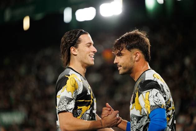 Alvaro Carreras and Raul Asencio seen during LaLiga EA SPORTS game between teams of Elche CF and Real Madrid FC at Estadio Manuel Martinez Valero (Maciej Rogowski Ball Raw Images) Elche Manuel Martinez Valero Spain Copyright: xMaciejxRogowskix maciejrogowski_elchereal25_26-48