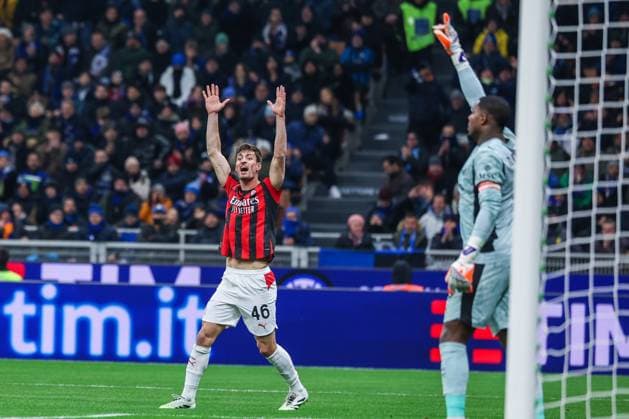 Matteo Gabbia of AC Milan reacts during Serie A 2025 26 football match between FC Internazionale and AC Milan at San Siro Stadium in Milan Milan Italy Copyright: xBEAUTIFULxSPORTS Carabellix