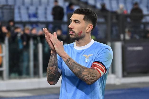 SS Lazio v US Lecce - Serie A Mattia Zaccagni of S.S. Lazio stands at the end of the match on the 12th day of the Serie A Championship between S.S. Lazio and U.S. Lecce at the Olympic Stadium in Rome, Italy, on November 23, 2025. Rome Italy Italy  Copyright: xDomenicoxCippitellix originalFilename:cippitelli-sslaziou251123_npKou.jpg