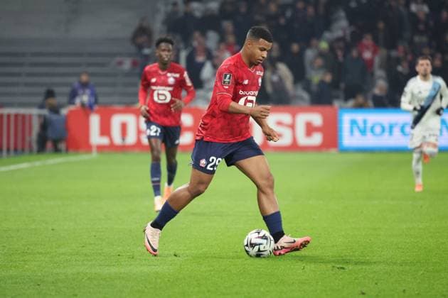 FOOTBALL : LOSC Lille vs Paris FC - Ligue 1 J13 - 23 11 2025 Hamza IGAMANE (LOSC Lille) lors du match LOSC Lille vs Paris FC, Ligue 1 J13, Decathlon Arena stade Pierre Mauroy, le 23 novembre 2025 - photo Laurent Sanson PsnewZ  Copyright: xLaurentxSANSONx xPsnewZx