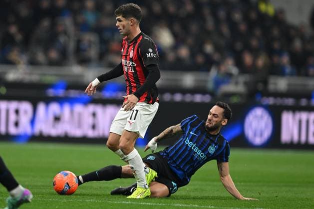 Christian Pulisic of AC Milan in action during the Italian Serie A football match between Inter FC Internazionale and AC Milan on 23 November 2025 at Giuseppe Meazza San Siro Siro stadium in Milan, Italy  Copyright: xTizianoxBallabio IPAxSportx xipa-agency.netx xx IPA_68309926 IPA_Agency_IPA68309926