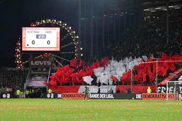 GER 1 FBL, FC St Pauli vs 1 FC Union Berlin 23 11 2025, Millerntorstadion, Hamburg, GER 1 FBL, FC St Pauli vs 1 FC Union Berlin in the picture feature the choreography of the Pauli fans nordphotoxGmbH xWitke nph00002