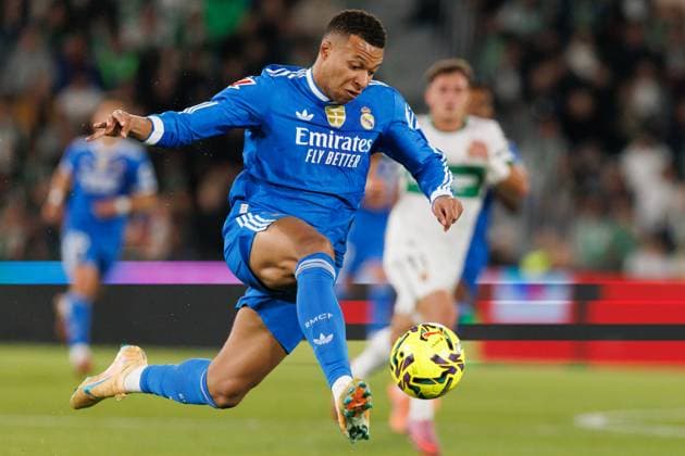 Kylian Mbappe seen during LaLiga EA SPORTS game between teams of Elche CF and Real Madrid FC at Estadio Manuel Martinez Valero (Maciej Rogowski Ball Raw Images) Elche Manuel Martinez Valero Spain Copyright: xMaciejxRogowskix maciejrogowski_elchereal25_26-86