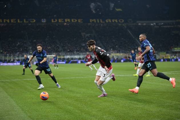 Davide Bartesaghi of AC Milan during the Italian Serie A, 2025 26 season, football match between Inter FC and AC Milan on 23 November 2025, at â?? Giuseppe Meazza stadium, San Siro, Milan, Italy. Photo Nderim KACELI  Copyright: xNderimxKaceli IPAxSportx xipa-agency.netx xx IPA_68310699 IPA_Agency_IPA68310699