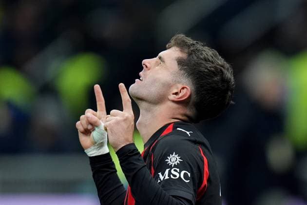 AC Milan s Christian Pulisic celebrates after scoring 0-1 during the Serie A soccer match between Inter and Milan at the San Siro Stadium in Milan , north Italy - Sunday , November 23 , 2025. - Soccer .  Copyright: xSpada LaPressex