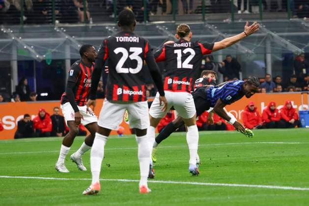 FC Internazionale v AC Milan - Serie A Marcus Thuram and Adrien Rabiot play during the Serie A match between FC Internazionale and AC Milan in Milano, Italy, on November 23, 2025, at Giuseppe Meazza stadium Milano Milano Italy  Copyright: xMairoxCinquettix originalFilename:cinquetti-fcintern251123_npHmt.jpg