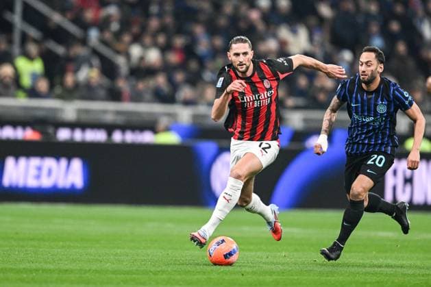 FC Internazionale v AC Milan - Serie A Adrien Rabiot of AC Milan is in action during the Italian Serie A football match between Inter FC Internazionale and AC Milan at Giuseppe Meazza San Siro stadium in Milan, Italy, on November 23, 2025. Milano Italy  Copyright: xTizianoxBallabiox originalFilename:ballabio-interfci251123_np88e.jpg