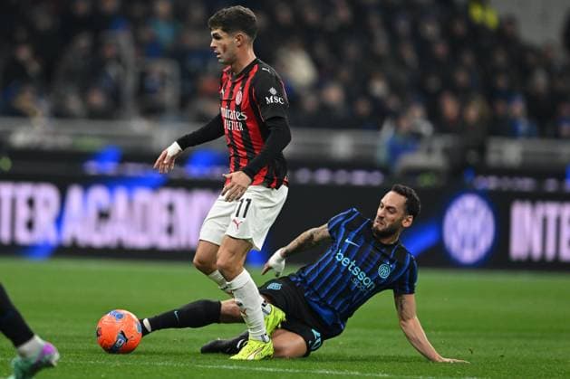 FC Internazionale v AC Milan - Serie A Christian Pulisic of AC Milan is in action during the Italian Serie A football match between Inter FC Internazionale and AC Milan at Giuseppe Meazza San Siro stadium in Milan, Italy, on November 23, 2025. Milano Italy  Copyright: xTizianoxBallabiox originalFilename:ballabio-interfci251123_npDMw.jpg
