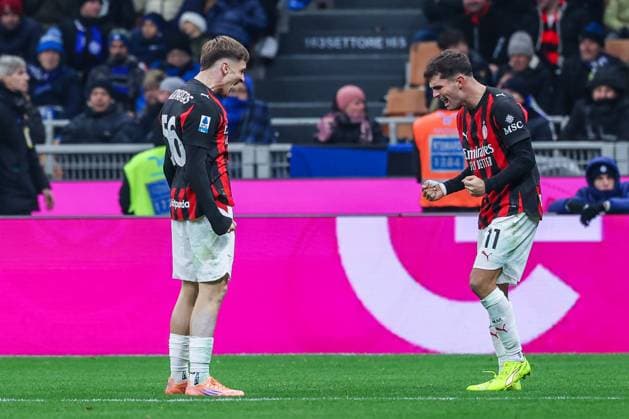 Christian Pulisic of AC Milan celebrates after scoring a goal with Alexis Saelemaekers of AC Milan during Serie A 2025 26 football match between FC Internazionale and AC Milan at San Siro Stadium in Milan  Copyright: xFabrizioxCarabelli IPAxSportx xipa-agency.netx xx IPA_68311363 IPA_Agency_IPA68311363