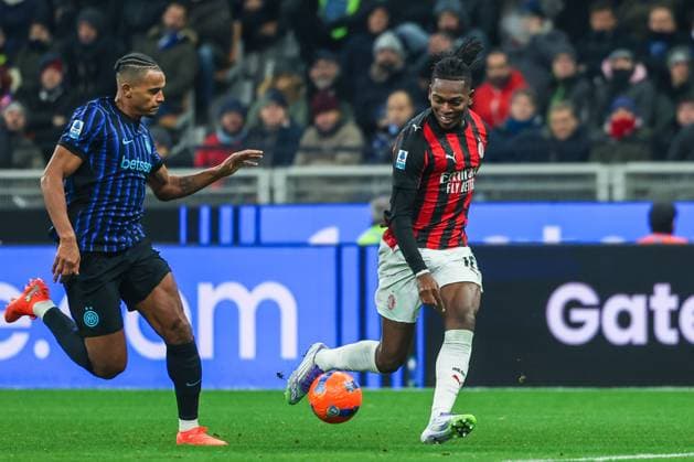 FC Internazionale vs AC Milan Serie A 2025 26 23 11 2025 Rafael Leao of AC Milan seen in action during Serie A 2025 26 football match between FC Internazionale and AC Milan at San Siro Stadium in Milan Copyright: xBEAUTIFULxSPORTS Carabellix