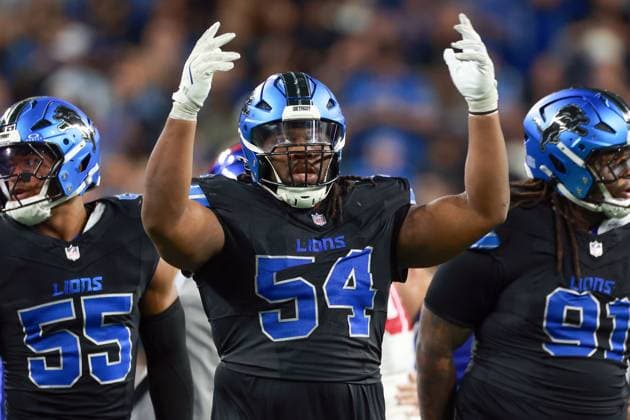 New York Giants vs Detroit Lions DETROIT,MICHIGAN-November23: Defensive tackle Alim McNeill (54) of the Detroit Lions gestures in overtime during an NFL, American Football Herren, USA football game between the New York Giants and the Detroit Lions in Detroit, Michigan USA, on Sunday, November 23, 2025. Detroit Michigan United States  Copyright: xAmyxLemusx originalFilename:lemus-newyorkg251123_nprOK.jpg