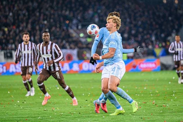 Soccer I Men I Season 2025 2026 I Bundesliga I 11 Matchday I FC St Pauli 1 FC Union Berlin I 23 11 2025 Leopold Querfeld 14, 1 FC Union Berlin Hamburg Millerntor Stadion Hamburg Germany Copyright: xLobecax xHenningxRohlfsx