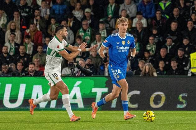 Spanish La Liga EA Sports soccer match Elche vs Real Madrid at Manuel martinez Valero stadium in Elche, Alicante, Spain. 23 november 2025 Huijsen 900 Cordon Press  900 CordonxPress LOF - Elche vs Real Madrid