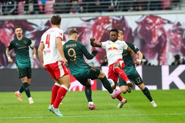 Ridle Baku RB Leipzig,17 vs Keke Topp Werder Bremen,9 1 Soccer Bundesliga Season 2025 2026 Point Match RB Leipzig vs Werder Bremen at the Red Bull Arena in Leipzig Action,Soccer,Germany,Man,Men,23 11 2025