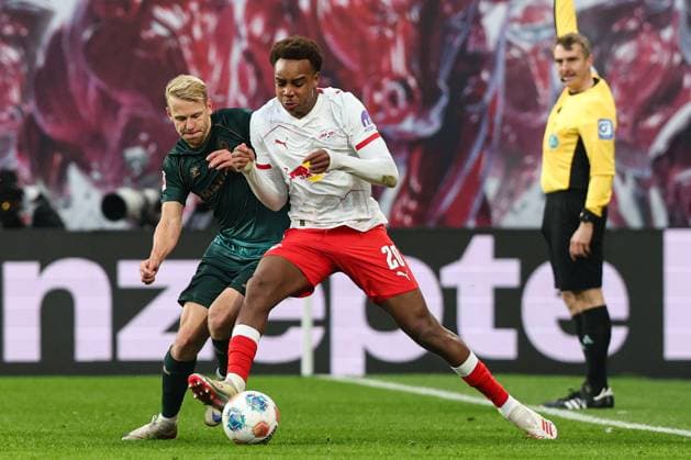Assan Quedraogo RB Leipzig,20 vs Marco Gruell Grüll Werder Bremen,17 1 Soccer Bundesliga Season 2025 2026 Point Match RB Leipzig vs Werder Bremen at the Red Bull Arena in Leipzig Action,Soccer,Germany,Man,Men,23 11 2025
