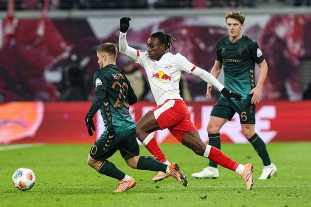 Yan Diomande RB Leipzig,49 vs Romano Schmid Werder Bremen,20 1 Soccer Bundesliga Season 2025 2026 Point Match RB Leipzig vs Werder Bremen at the Red Bull Arena in Leipzig Action,Soccer,Germany,Man,Men,23 11 2025