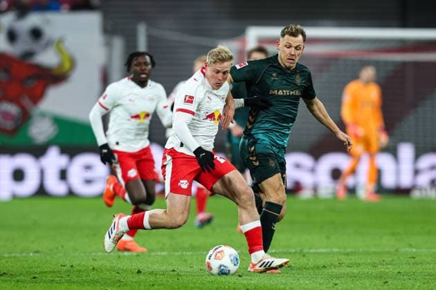 Xaver Schlager RB Leipzig,24 vs Senne Lynen Werder Bremen,14 1 Soccer Bundesliga Season 2025 2026 Point Match RB Leipzig vs Werder Bremen at the Red Bull Arena in Leipzig Action,Soccer,Germany,Man,Men,23 11 2025