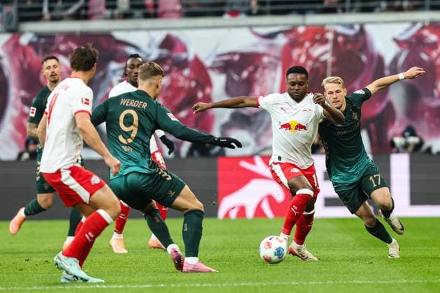 Ridle Baku RB Leipzig,17 vs Marco Gruell Grüll Werder Bremen,17 and Keke Topp Werder Bremen,9 1 Soccer Bundesliga Season 2025 2026 Point Match RB Leipzig vs Werder Bremen at the Red Bull Arena in Leipzig Action,Soccer,Germany,Man,Men,23 11 2025