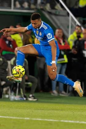 Kylian Mbappe seen during LaLiga EA SPORTS game between teams of Elche CF and Real Madrid FC at Estadio Manuel Martinez Valero (Maciej Rogowski Ball Raw Images) Elche Manuel Martinez Valero Spain Copyright: xMaciejxRogowskix maciejrogowski_elchereal25_26-121