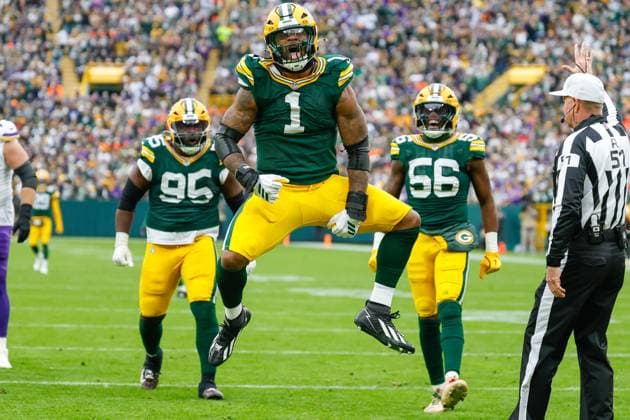 November 23, 2025: Green Bay Packers defensive end Micah Parsons (1) celebrates his second sack of Minnesota Vikings quarterback J.J. McCarthy (9) during the NFL, American Football Herren, USA football game between the Minnesota Vikings and the Green Bay Packers at Lambeau Field in Green Bay, Wisconsin. CSM Green Bay United States of America - ZUMAc04_ 20251123_zma_c04_359 Copyright: xDarrenxLeex