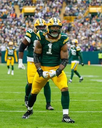 November 23, 2025: Green Bay Packers defensive end Micah Parsons (1) celebrates his second sack of Minnesota Vikings quarterback J.J. McCarthy (9) during the NFL, American Football Herren, USA football game between the Minnesota Vikings and the Green Bay Packers at Lambeau Field in Green Bay, Wisconsin. CSM Green Bay United States of America - ZUMAc04_ 20251123_zma_c04_351 Copyright: xDarrenxLeex