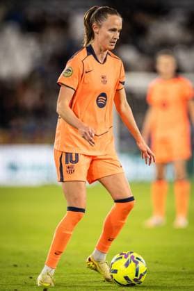 November 23, 2025, Valencia, Spain, Spain: Caroline GRAHAM HANSEN of Barcelona during the Liga F match between Levante UD and FC Barcelona, Barca at Estadio Ciudad de Valencia on November 23, 2025 in Valencia, Spain. Omar Arnau Valencia Spain - ZUMAm308 20251123_zsp_m308_012 Copyright: xMatthieuxMirvillex