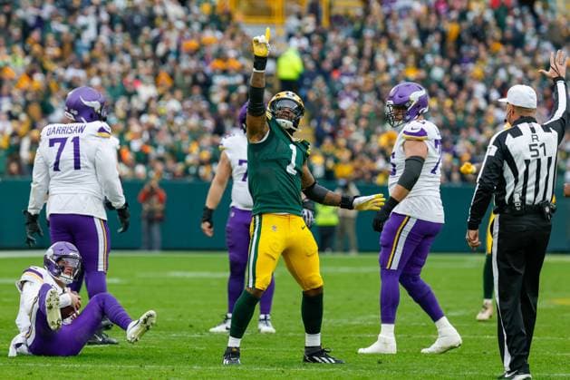 November 23, 2025: Green Bay Packers defensive end Micah Parsons (1) celebrates his sack of Minnesota Vikings quarterback J.J. McCarthy (9) during the NFL, American Football Herren, USA football game between the Minnesota Vikings and the Green Bay Packers at Lambeau Field in Green Bay, Wisconsin. CSM Green Bay United States of America - ZUMAc04_ 20251123_zma_c04_315 Copyright: xDarrenxLeex