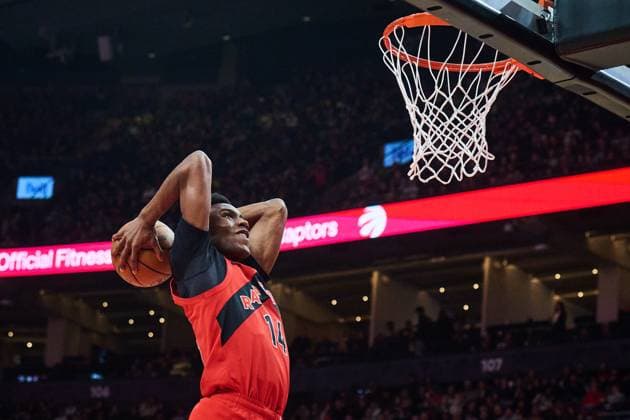 November 23, 2025, Toronto, On, Canada: Toronto Raptors Ja Kobe Walter (14) dunks against the Brooklyn Nets during first half NBA, Basketball Herren, USA basketball action in Toronto, on Sunday, Nov. 23, 2025. Canada News - November 23, 2025  - ZUMAc35_ 20251123_zaf_c35_115 Copyright: xSammyxKoganx