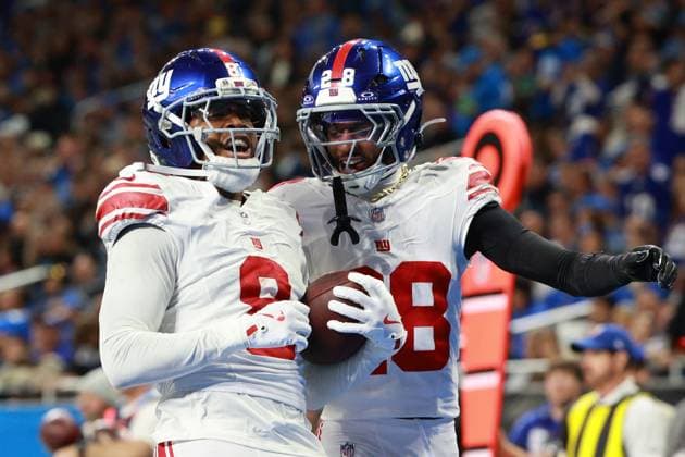 New York Giants vs Detroit Lions DETROIT,MICHIGAN-NOVEMBER 23: New York Giants safety Jevon Holland 8 reacts after a play during the second half of an NFL, American Football Herren, USA football game between the New York Giants and the Detroit Lions in Detroit, Michigan USA, on Sunday, November 23, 2025 Detroit Michigan United States  Copyright: xJorgexLemusx originalFilename:lemus-newyorkg251123_npxpS.jpg