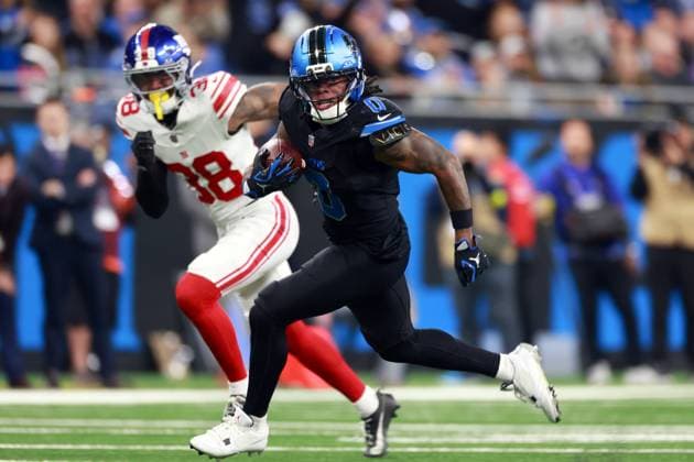 New York Giants vs Detroit Lions DETROIT,MICHIGAN-November23: Running back Jahmyr Gibbs (0) of the Detroit Lions runs the ball to the end zone during an NFL, American Football Herren, USA football game between the New York Giants and the Detroit Lions in Detroit, Michigan USA, on Sunday, November 23, 2025. Detroit Michigan United States  Copyright: xAmyxLemusx originalFilename:lemus-newyorkg251123_nphUA.jpg