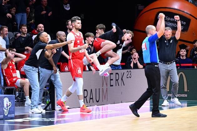 23 11 2025 Basketball Season 2025 2026 2 Bundesliga Pro A 10 Matchday Nuremberg Falcons Basketball Club NBC BBC Bayreuth AlSch xalxscx NBC Falcons Nuremberg cheers after the end of the game