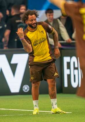 Marcelo former Real Madrid footballer with Loreal L OREAL advertising on his chest 23 11 2025, Football, The Icon League, GER, Bremen, ÖVB Arena Copyright: HMBxMedia xMarcoxBader