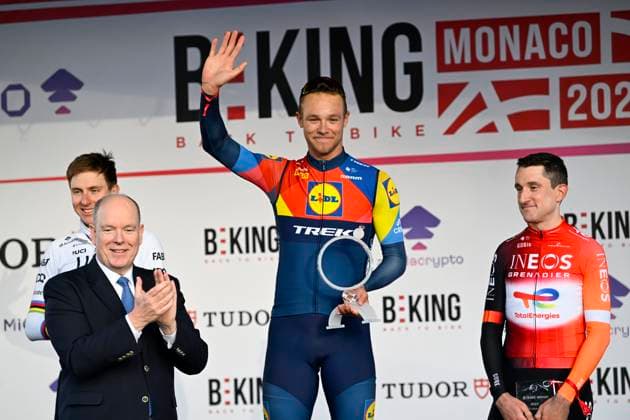 CYCLISME : Beking Monaco - 23 11 2025 SAS Albert II de Monaco and Jonathan Milan, winner of the The bike racing. CritÃ rium Beking is a local charity race held on the Port Hercule in Monaco, in which many cyclists residing in the Principality participate. MonacoMonaco  Copyright: xWilliamxCannarellax