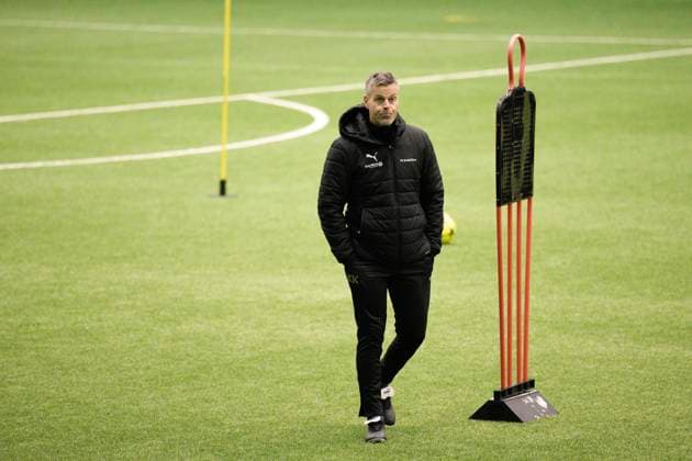 Bodo Glimt training Bodo 20251124 Football coach Kjetil Knutsen at the training for Bodo Glimt in Nordlandshallen the day before the Champions League football match against Juventus Photo Stian Lysberg Solum NTB Bodo Norway EDITORIAL USE ONLY RESTRICTED USE FOR BETTING COMPANIES  Copyright: xStianxLysbergxSolumx xNTBx