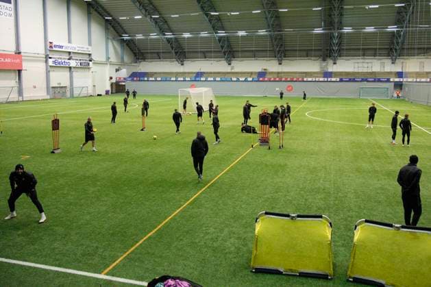 Bodo Glimt training Bodo 20251124 Bodo Glimt s training session in Nordlandshallen the day before the Champions League football match against Juventus Photo Stian Lysberg Solum NTB Bodo Norway EDITORIAL USE ONLY RESTRICTED USE FOR BETTING COMPANIES  Copyright: xStianxLysbergxSolumx xNTBx