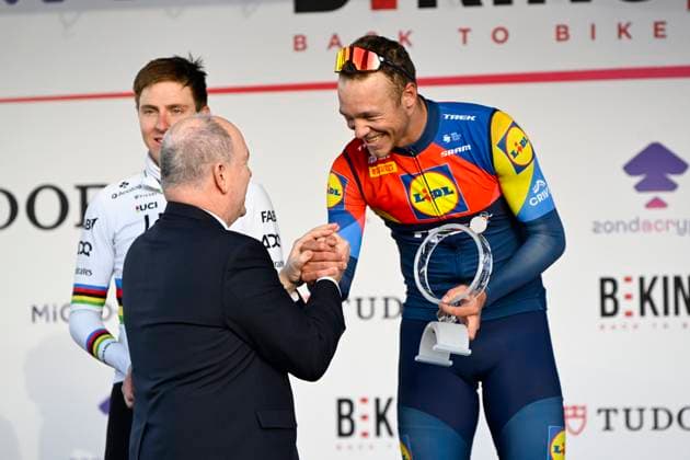 CYCLISME : Beking Monaco - 23 11 2025 SAS Albert II de Monaco and Jonathan Milan, winner of the The bike racing. CritÃ rium Beking is a local charity race held on the Port Hercule in Monaco, in which many cyclists residing in the Principality participate. MonacoMonaco  Copyright: xWilliamxCannarellax