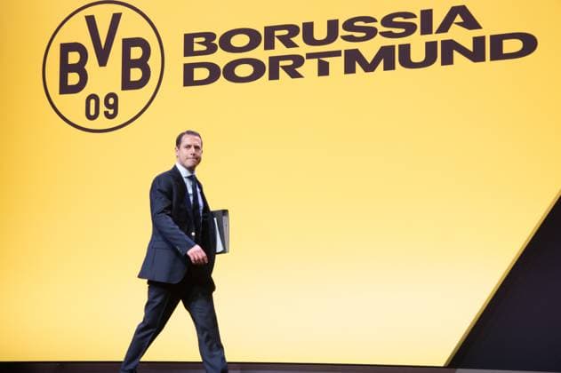 Lars RICKEN, Member of the Executive Board, Annual General Meeting of Borussia Dortmund GmbH Co KGaA, Dortmund Westfalenhalle, 24 11 2025 oÂ