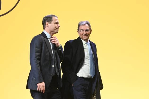 f l Lars RICKEN, Member of the Executive Board, Prof Dr Bernhard Pellens, Member of the Supervisory Board, Annual General Meeting of Borussia Dortmund GmbH Co KGaA, Dortmund Westfalenhalle, 24 11 2025 oÂ