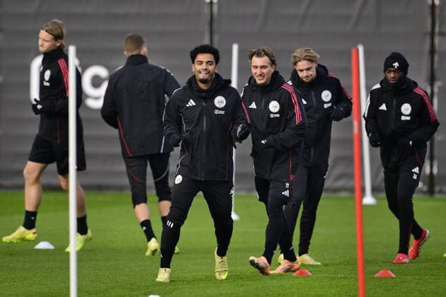 AMSTERDAM - Owen Wijndal, Mika Godts, Kasper Dolberg of Ajax during a training session at the Toekomst stadium in Amsterdam, Netherlands, in preparation for the Champions League match against Benfica, November 24, 2025. ANP OLAF KRAAK xVIxANPxSportx xxANPxIVx 542953113 originalFilename: 542953113.jpg