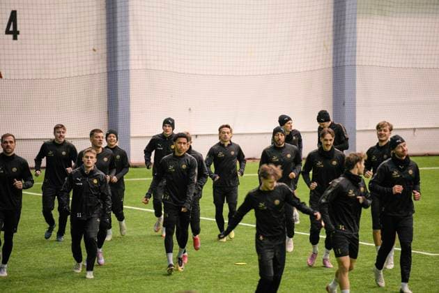 Bodo Glimt training Bodo 20251124 Bodo Glimt s training session in Nordlandshallen the day before the Champions League football match against Juventus Photo Stian Lysberg Solum NTB Bodo Norway EDITORIAL USE ONLY RESTRICTED USE FOR BETTING COMPANIES  Copyright: xStianxLysbergxSolumx xNTBx