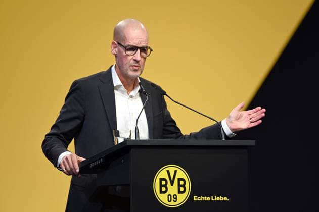 Carsten CRAMER, Member of the Executive Board, Annual General Meeting of Borussia Dortmund GmbH Co KGaA, Dortmund Westfalenhalle, 24 11 2025 oÂ