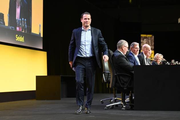 Lars RICKEN, Member of the Executive Board, Annual General Meeting of Borussia Dortmund GmbH Co KGaA, Dortmund Westfalenhalle, 24 11 2025 oÂ